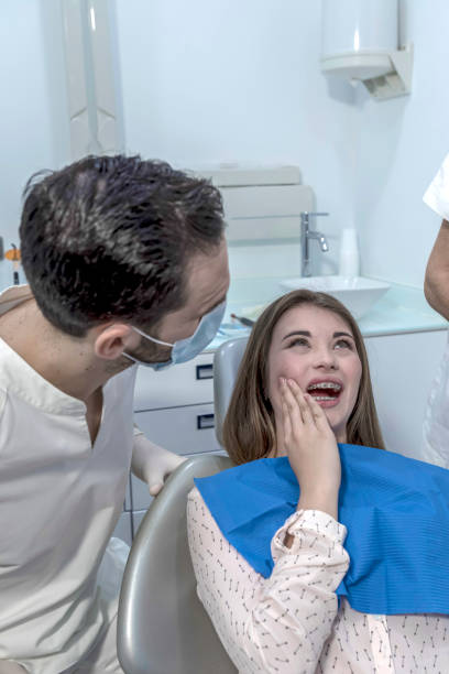Best Emergency Dental Extractions in Okawvle, IL